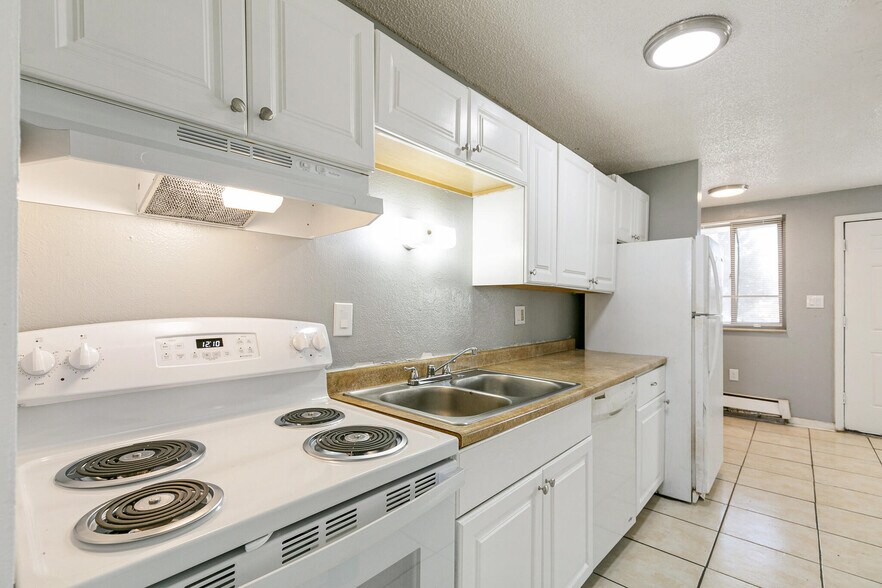 More Photos Of 5228 S Fox St, Littleton Apartments For Sale