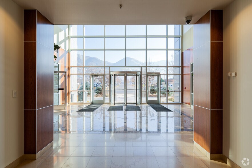 More Photos Of 500 N Market Place Dr, Centerville Office For Lease