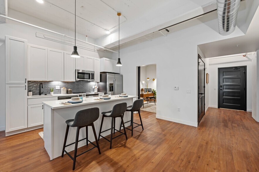 More Photos Of 1717 Olive St, Saint Louis Apartments For Lease