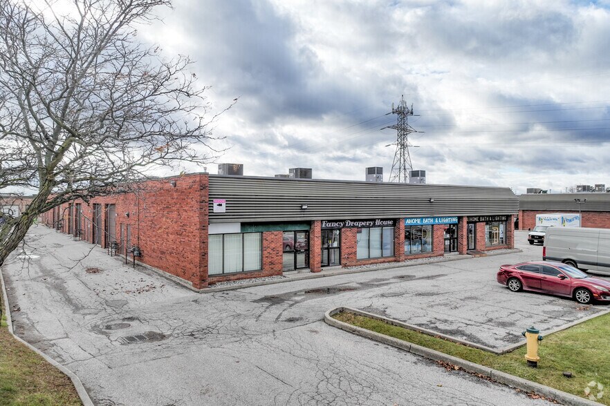 Primary Photo Of 825 Denison St, Markham Light Distribution For Lease