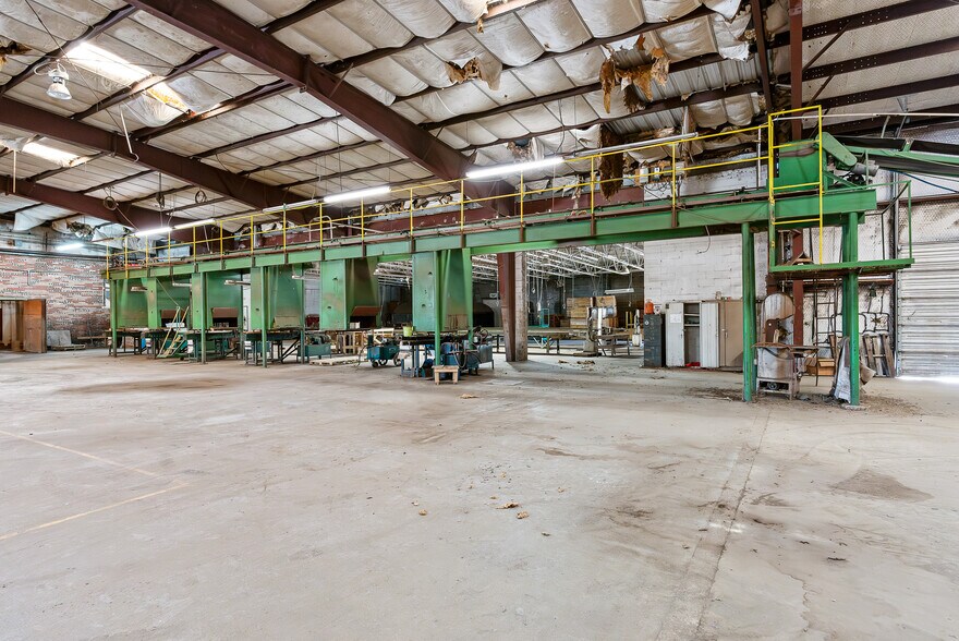 More Photos Of 17905 US Highway 69 N, Lindale Refrigeration Cold Storage For Sale