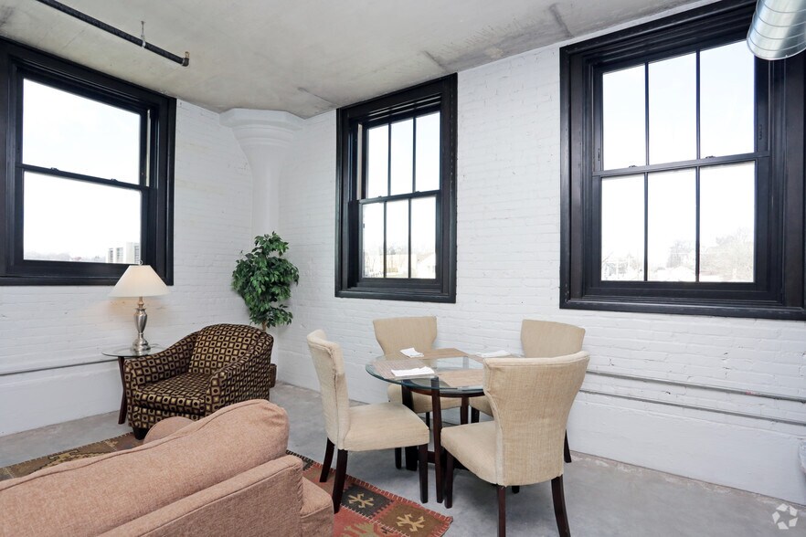 More Photos Of 511 Pershing Ave, Davenport Multifamily For Sale