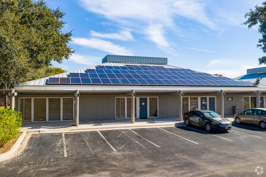 More Photos Of 2901 W Busch Blvd, Tampa Unknown For Lease