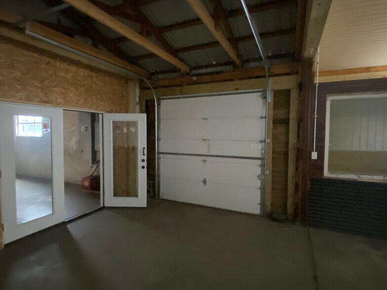 More Photos Of 405 Madison St, Rochester Light Distribution For Sale