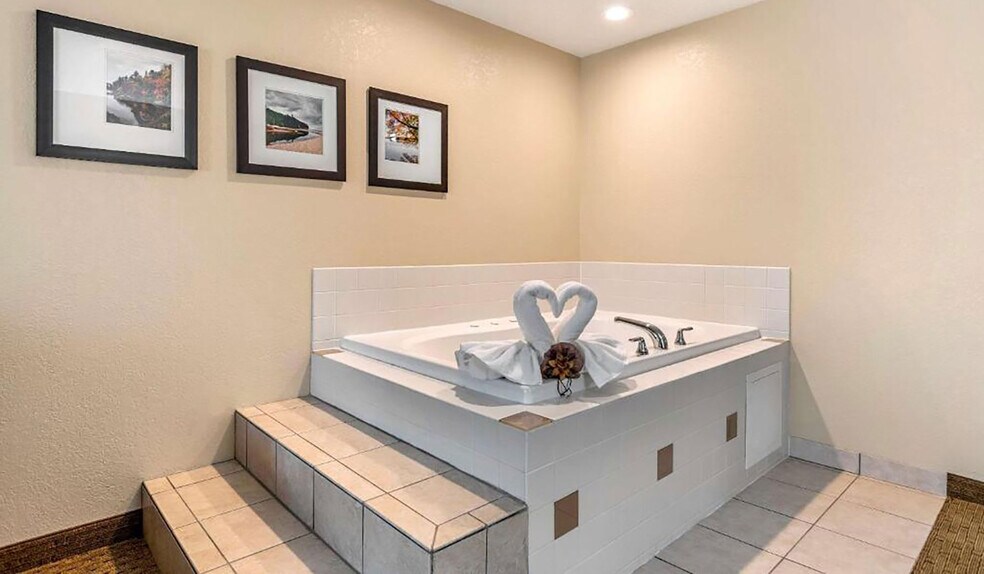 More Photos Of 350 Dodge Rd NE, Comstock Park Hotel For Sale