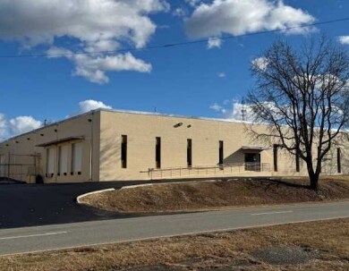 More Photos Of 2216 Magnolia St, Richmond Warehouse For Lease