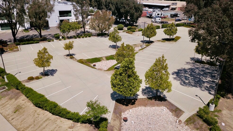 More Photos Of 43455 Business Park Dr, Temecula Research And Development For Lease