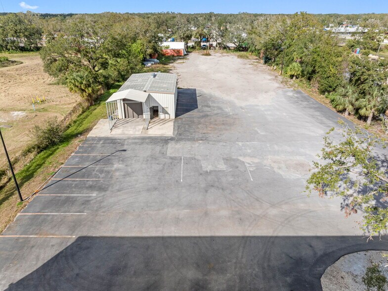 More Photos Of 5910 Hartford St, Tampa Warehouse For Lease