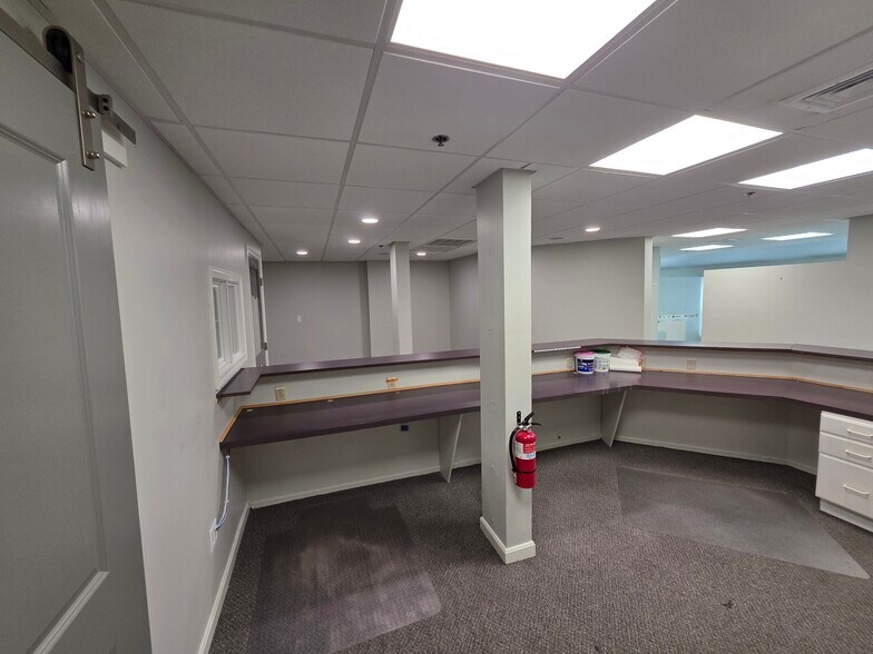 More Photos Of 705-709 Milford Rd, Merrimack Unknown For Lease