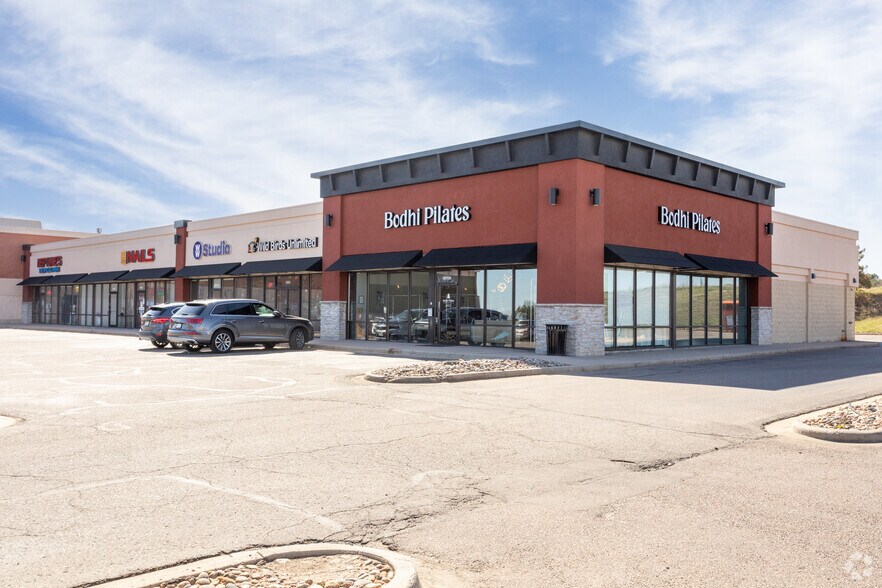 More Photos Of 1950-2030 E County Line Rd, Littleton Unknown For Lease