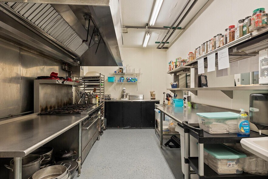 More Photos Of 381 W Guin Rd, Nixa Lodge Meeting Hall For Sale