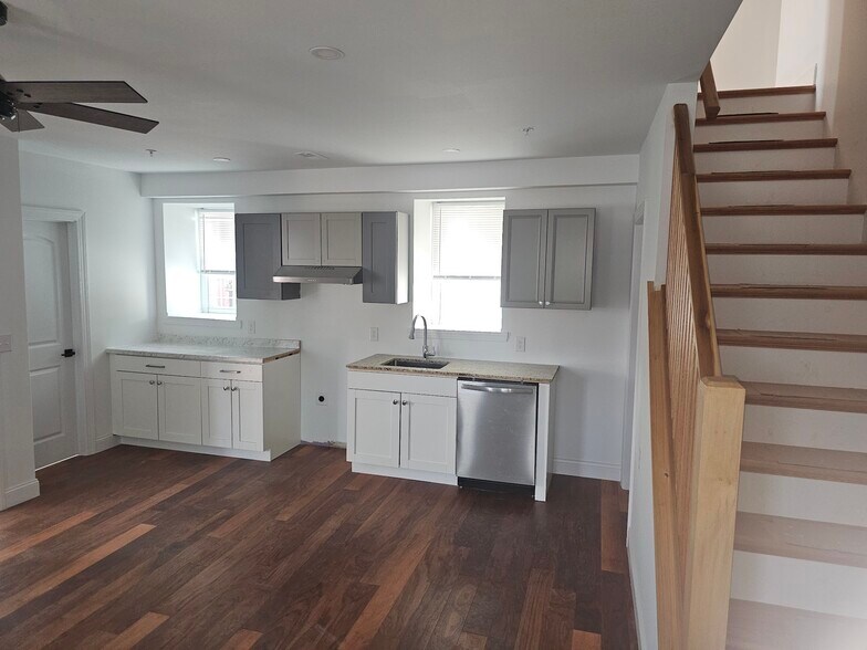 More Photos Of 2797 Egypt Rd, Audubon Storefront Retail Residential For Sale