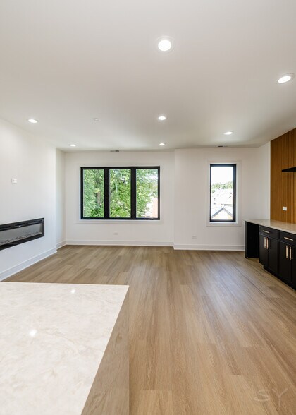 More Photos Of 3018 Polk st, Chicago Apartments For Sale