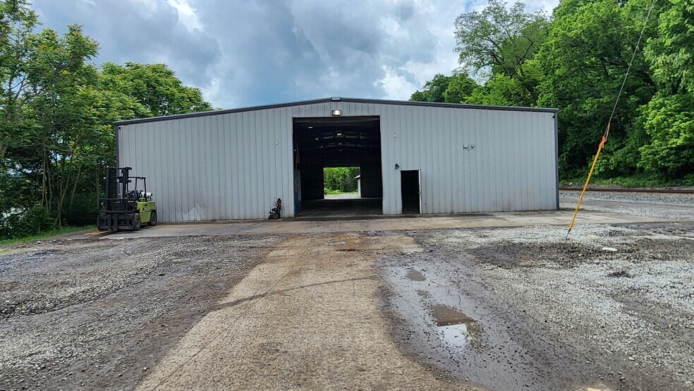 More Photos Of 736 Front St, Fredericktown Warehouse For Sale