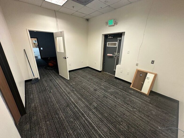 More Photos Of 777-781 Umatilla St, Denver Manufacturing For Lease