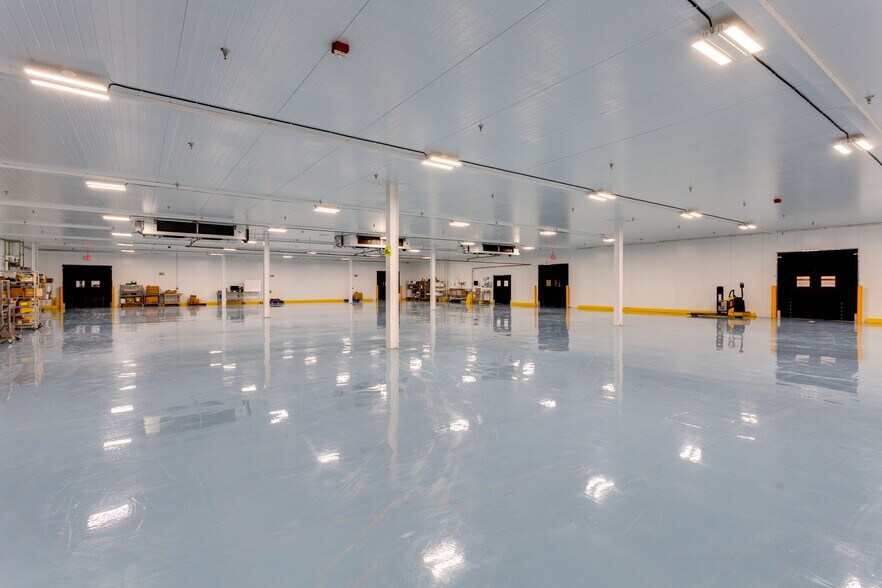 More Photos Of 8 Vreeland Ave, Totowa Refrigeration Cold Storage For Lease