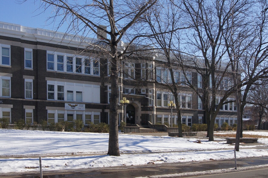 More Photos Of 1042 18th Ave SE, Minneapolis Schools For Sale