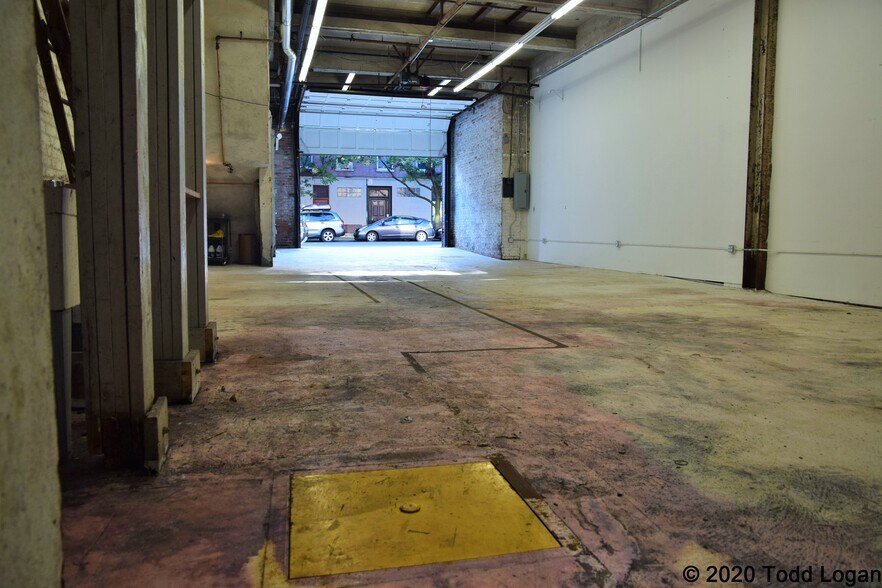 More Photos Of 238 Franklin St, Brooklyn Manufacturing For Lease