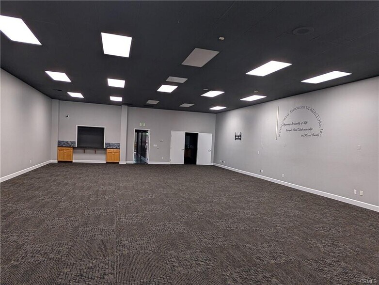 More Photos Of 635 W Main St, Merced Office For Sale