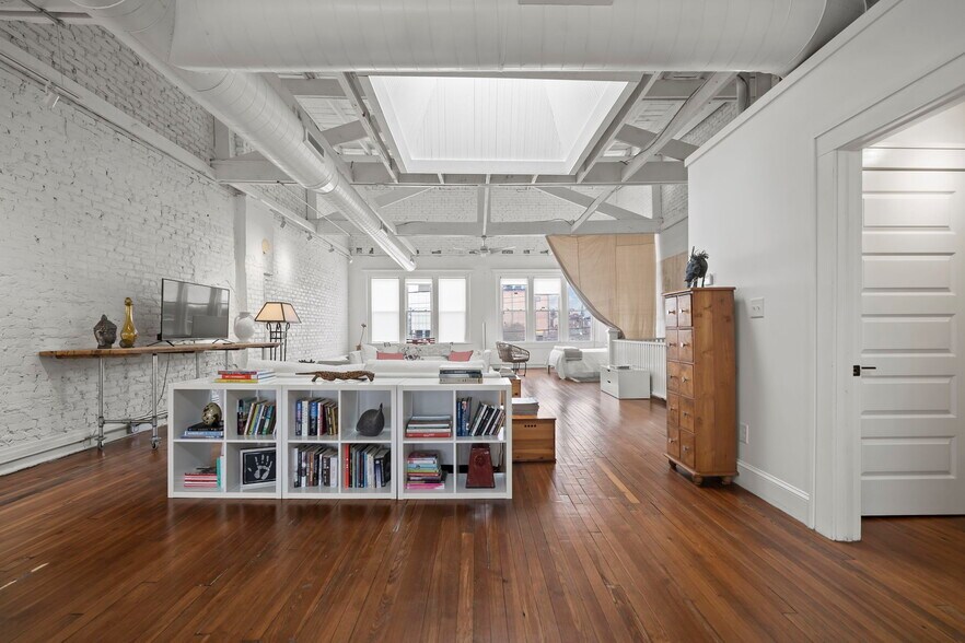 More Photos Of 127-129 Barnes St W, Wilson Storefront Retail Residential For Sale