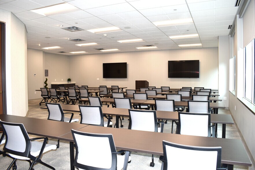 More Photos Of 10400 Viking Dr, Eden Prairie Office For Lease