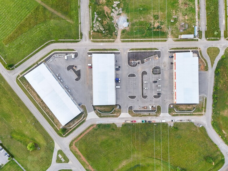 More Photos Of 100 Lacefield, Midway Unknown For Lease