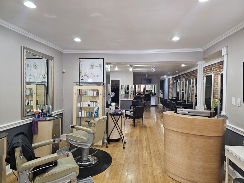 More Photos Of 208 N Washington St, Alexandria Storefront Retail Office For Lease