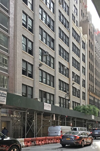 More Photos Of 327-335 W 36th St, New York Office For Lease