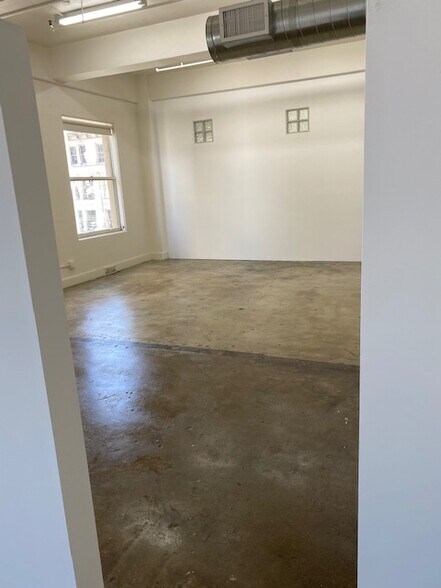 More Photos Of 850 S Broadway, Los Angeles Loft Creative Space For Lease