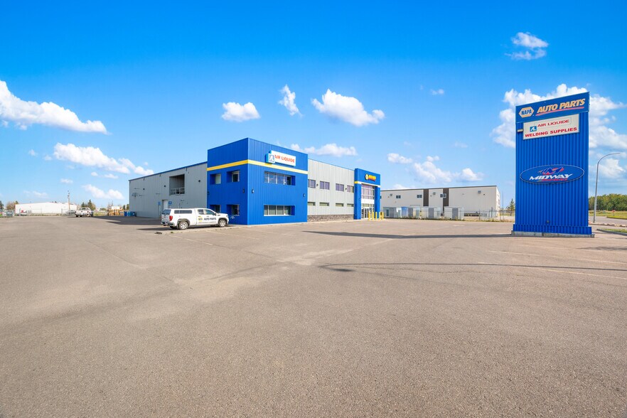 More Photos Of 5267 67 Av, Lloydminster Warehouse For Sale