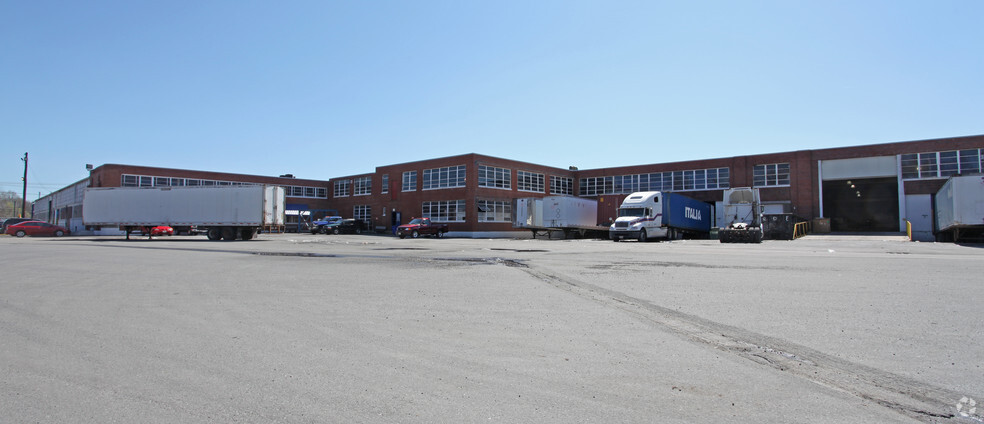 Primary Photo Of 5107 North Point Blvd, Sparrows Point Warehouse For Lease