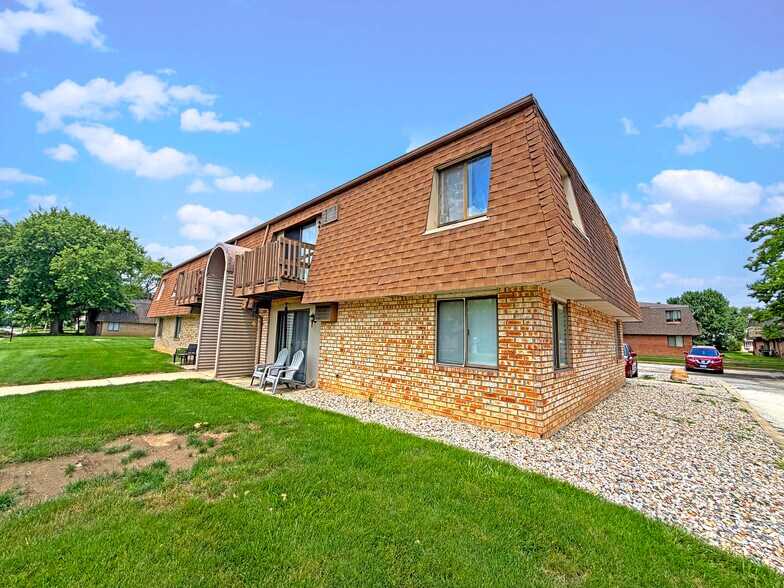 More Photos Of 535 Coyne St, Bourbonnais Apartments For Sale