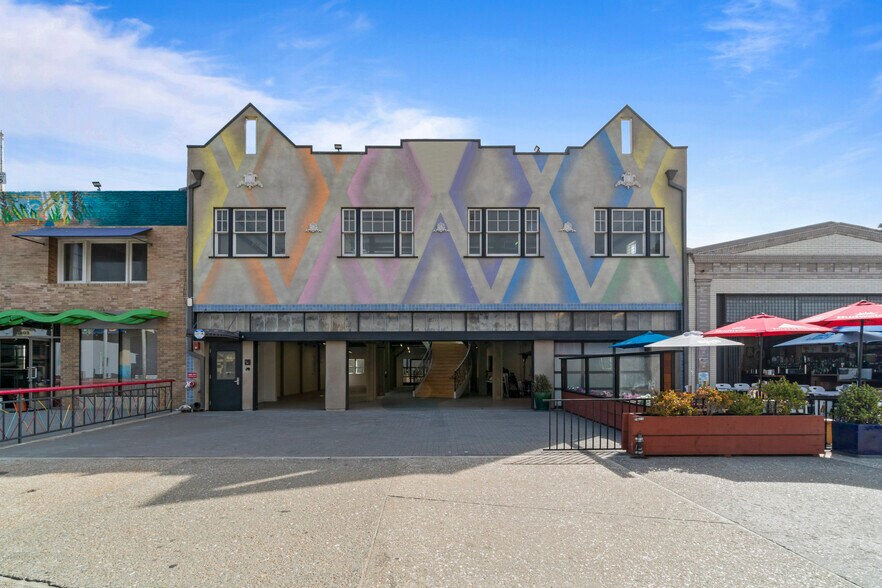 More Photos Of 1605 Ocean Front Walk, Santa Monica Storefront For Lease