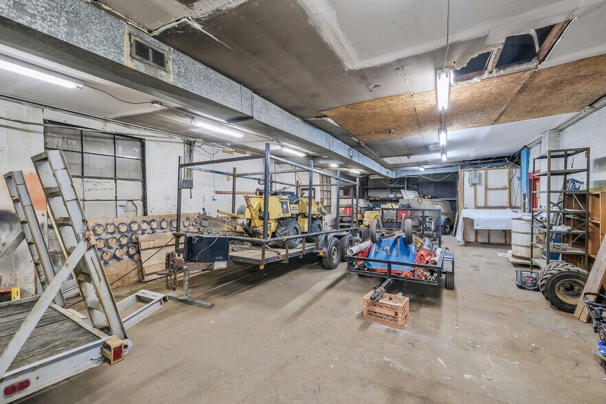 More Photos Of 340 Marconi Blvd, Copiague Warehouse For Sale