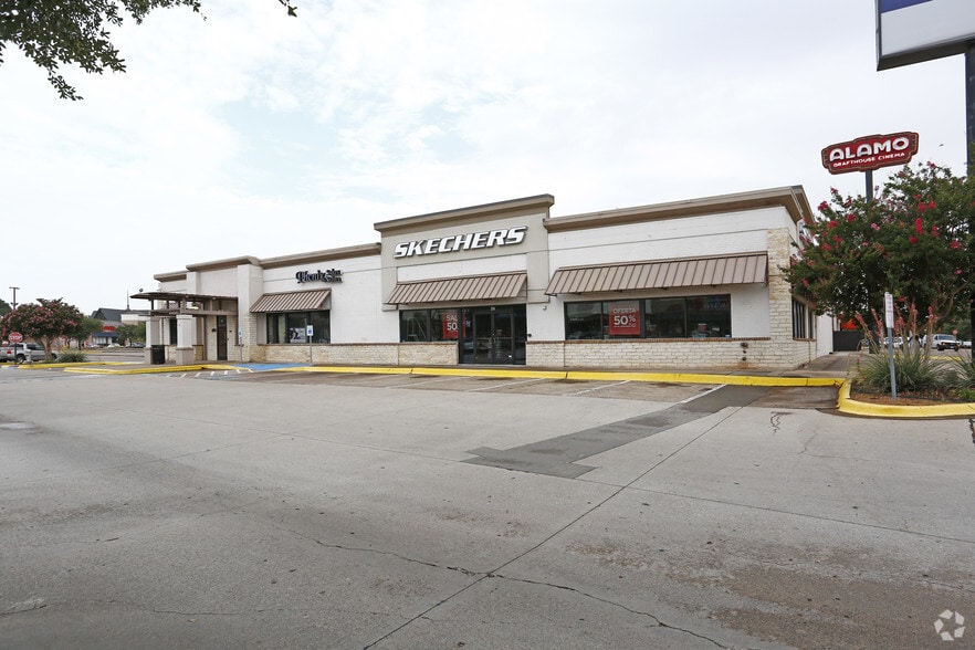 More Photos Of 501 W Belt-Line Rd, Richardson Unknown For Lease