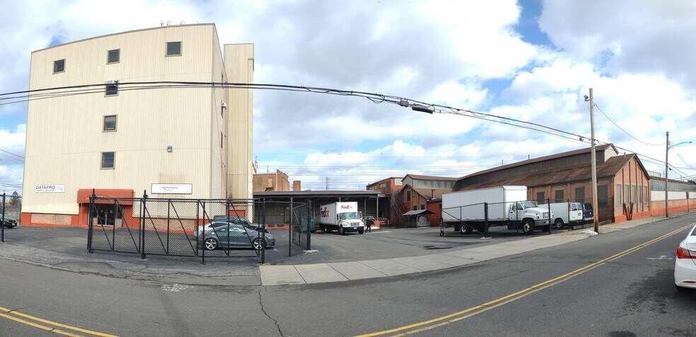 More Photos Of 275 Warren St, Bridgeport Warehouse For Sale