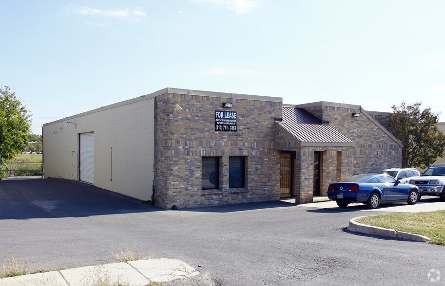 More Photos Of 13726-13730 Lookout Rd, San Antonio Light Distribution For Lease