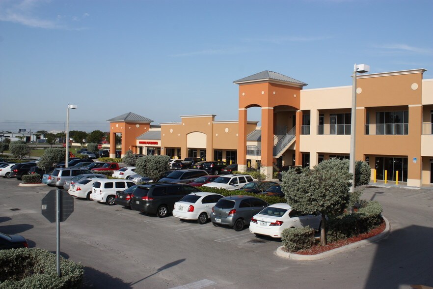 More Photos Of 11093 NW 138th St, Hialeah Unknown For Lease