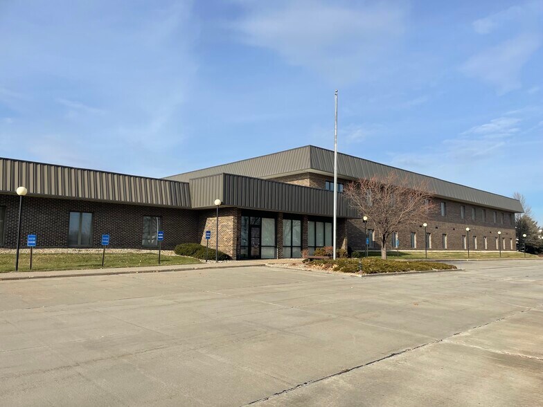 More Photos Of 1515 N Sanborn Blvd, Mitchell Office For Sale