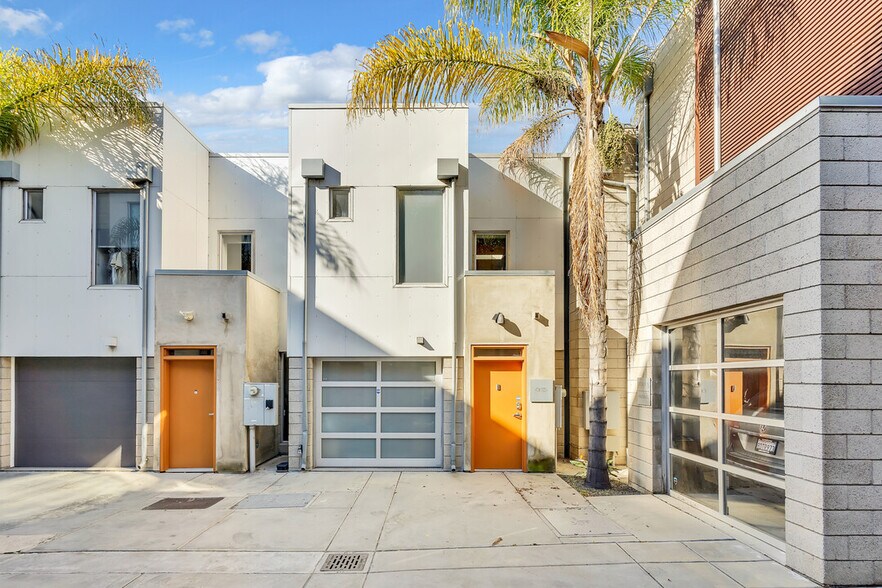 More Photos Of 2487 Kettner Blvd, San Diego Office For Sale