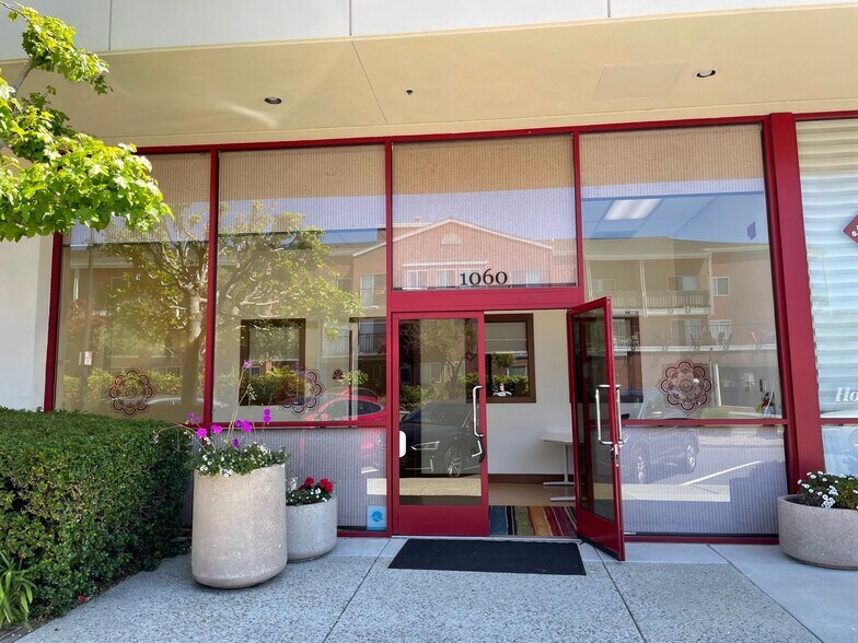 Primary Photo Of 1080 Broadway, Millbrae General Retail For Lease