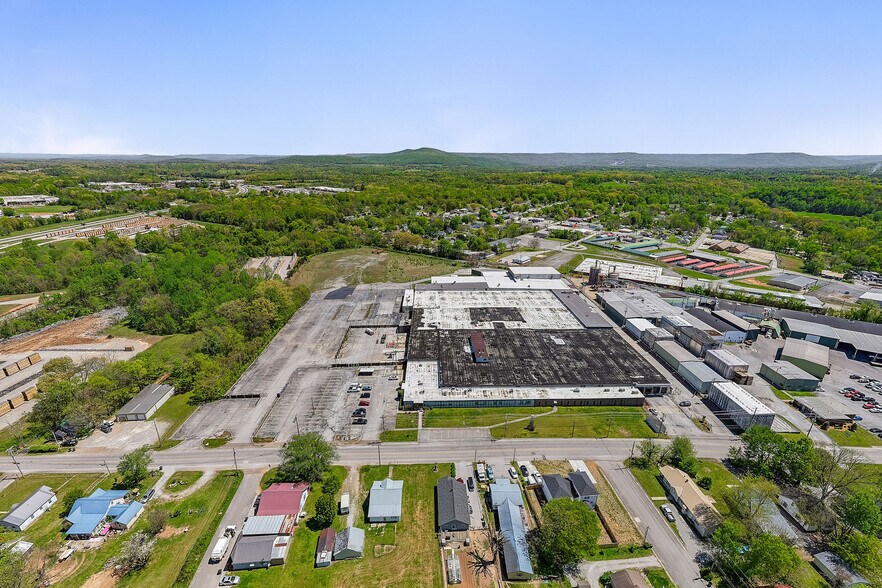 More Photos Of 204 Red Rd, McMinnville Warehouse For Sale