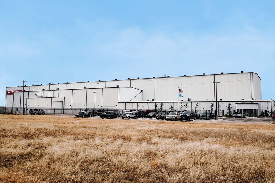 More Photos Of 200 Industrial Blvd, Elgin Manufacturing For Sale