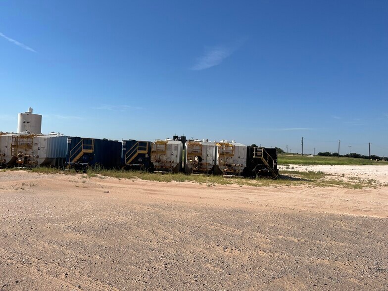 More Photos Of 13616 N 2920 Rd, Dover Warehouse For Sale