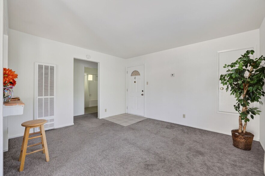 More Photos Of 614 17th St, Sacramento Apartments For Sale