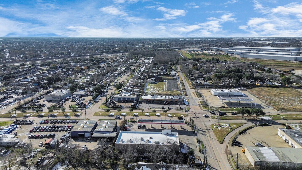 More Photos Of 5417 Anderson Rd, Houston Unknown For Lease