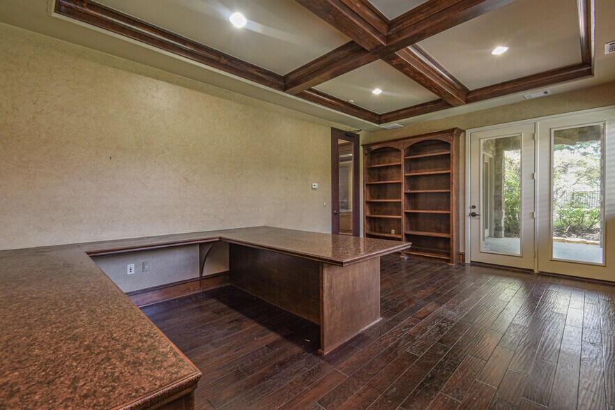 More Photos Of 821 Crossbridge Dr, Spring Office For Sale