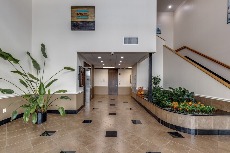 More Photos Of 14521 Old Katy Rd, Houston Unknown For Lease