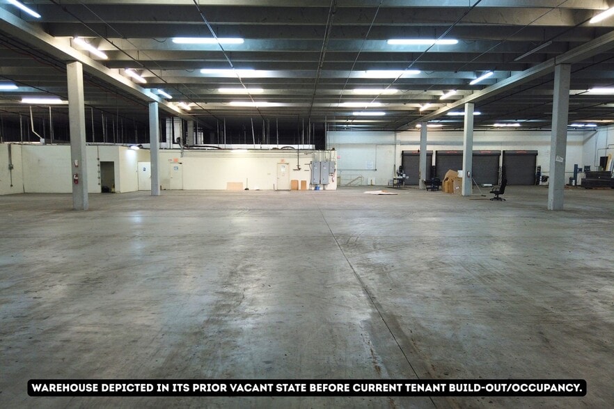 More Photos Of 10880 NW 30th St, Doral Warehouse For Lease