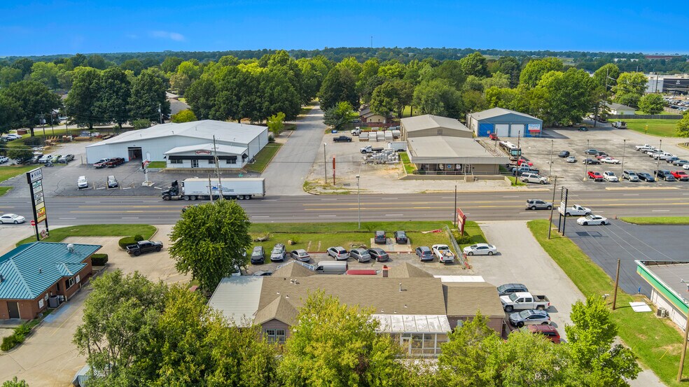 More Photos Of 2305 S Thompson St, Springdale Freestanding For Sale